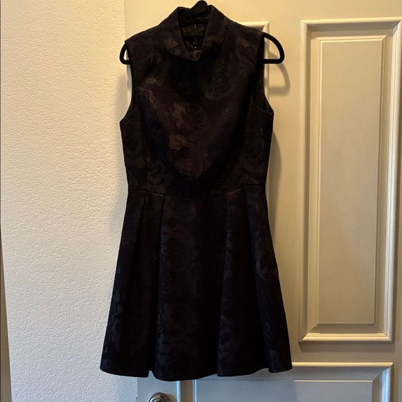 Karen Millen Black Floral Mini Dress - Picture 1 of 9
